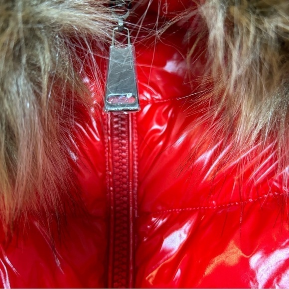 ZIAI Wet Look Red Puffer Hooded Jacket w/ Detachable Faux Fur Trim - Picture 6 of 16